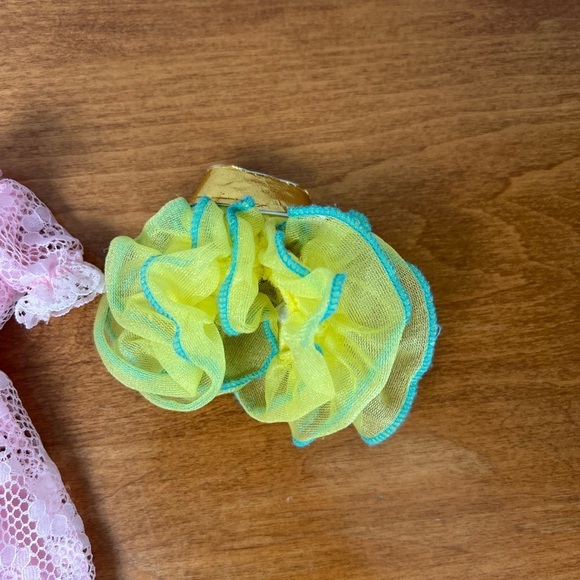 Mattel Vintage Barbie 1966 with Outfits - Picture 9 of 11